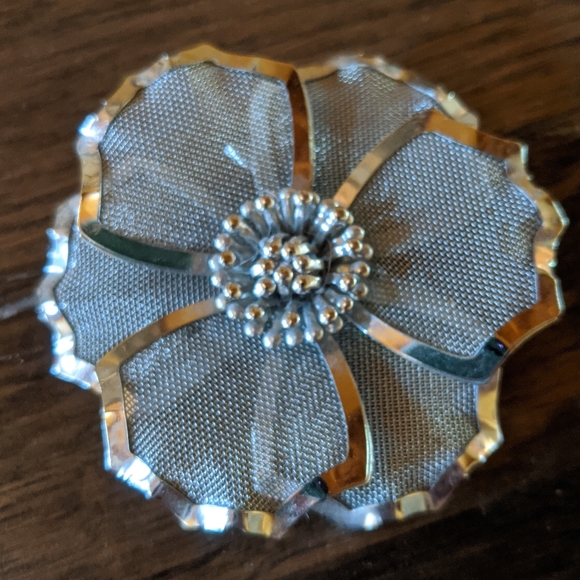 Pair SPRING Brooches. So fun with trembling wings! - Picture 3 of 7